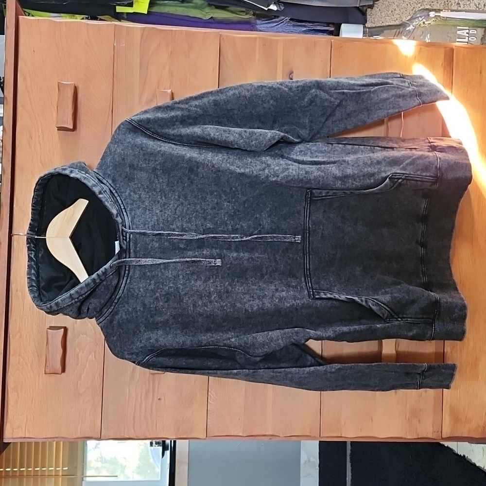 Independent: Mineral Wash Hooded Pullover, Black/Grey, Men's Medium